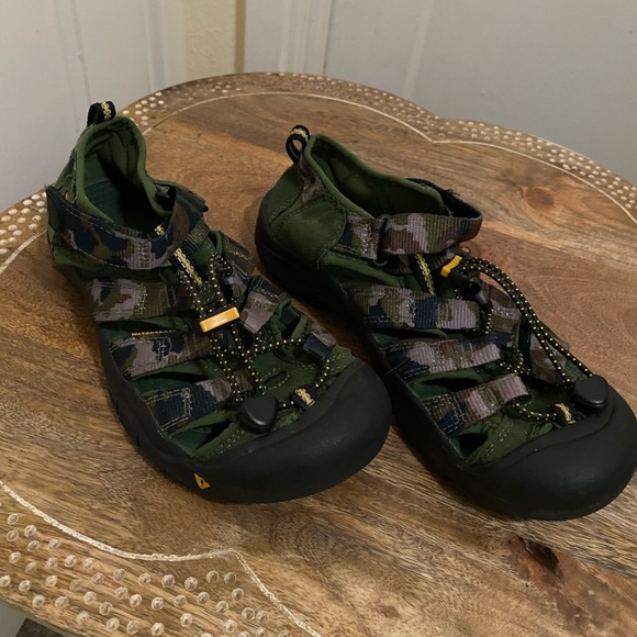 Keen Newport H2 hiking trail water shoes non-slip outdoor camping rock climbing - Picture 2 of 9